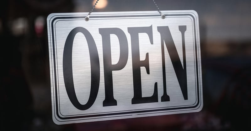 Panneau signalétique extérieur entreprise dans le 44 : le guide pour se démarquer