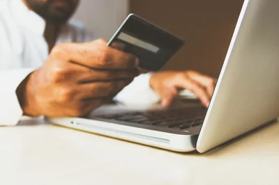 Découvrez les avantages de la banque postale e-carte bleue nomade en 2026